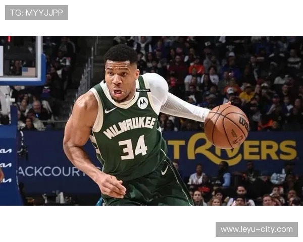 扬尼斯挡拆制造错位效率提升明显拉开雄鹿进攻空间