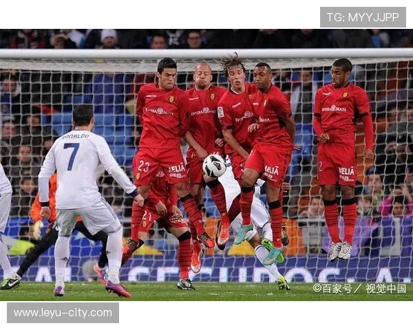 人墙干扰任意球判罚标准到底怎样界定？规则拆解详解