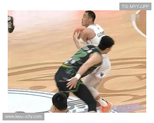 半场哨响后发生的犯规是否还会判罚？