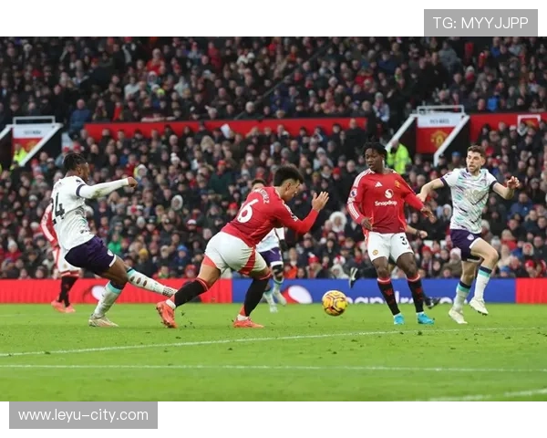 曼联防守漏洞源于整体结构问题，对球队稳定性形成制约